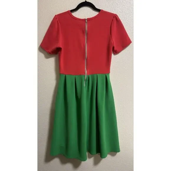 LuLaRoe Amelia Dress Size M Red Green Dress Up Dapper Day Cosplay Strawberry - Picture 2 of 9